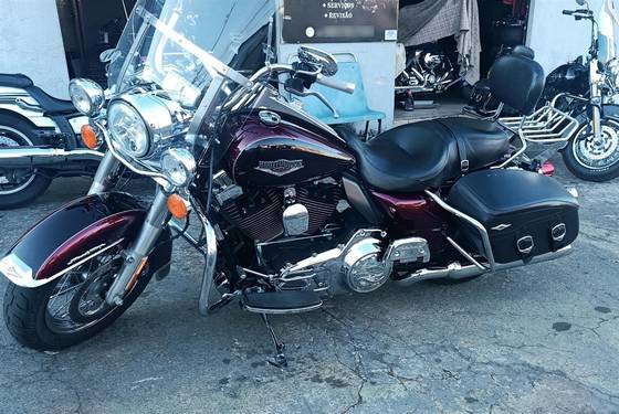 HARLEY-DAVIDSON ROAD KING CLASSIC 